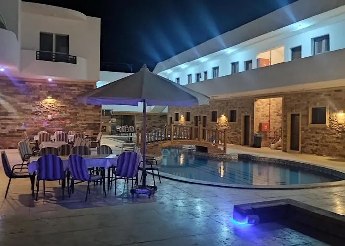 Otel Carmine 3*